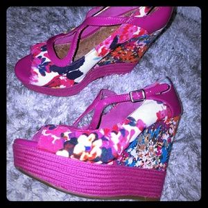 SALE!!!! Gianni Bini multicolored Wedges